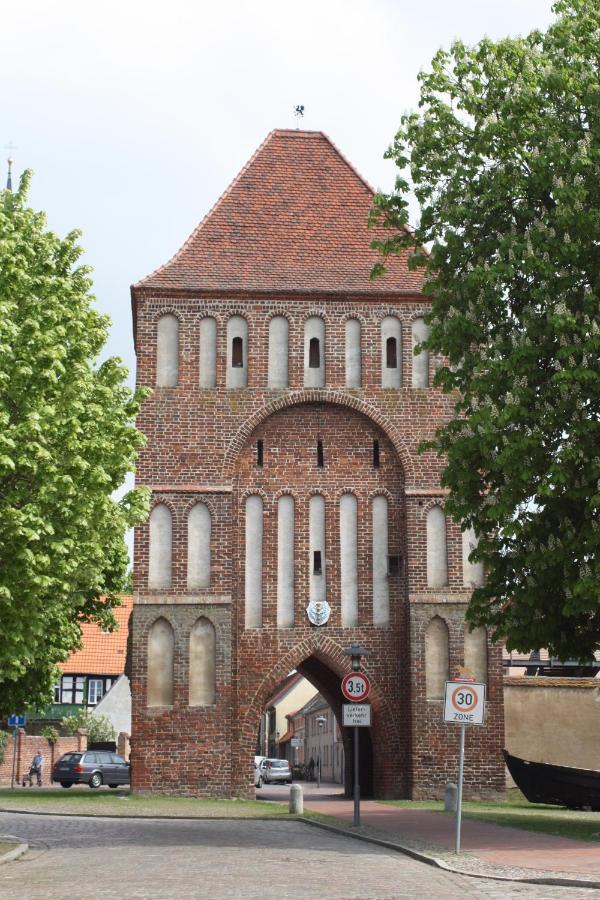 Отель Haus Am Haff Karnin  Экстерьер фото